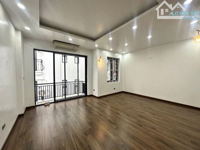 Anh Trung đang cần bán nhà 50m,5t tại Phùng Hưng,Hà Đông,t/máy, ô tô đỗ cửa chỉ 10t - 2
