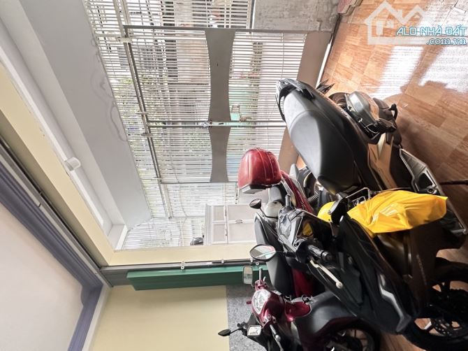 Nhà đẹp NỞ HẬU NGAY LOTTE MART- Phan Văn Trị - Gò Vấp - 3 Tầng - 3PN,3WC - DT49m2 - 2