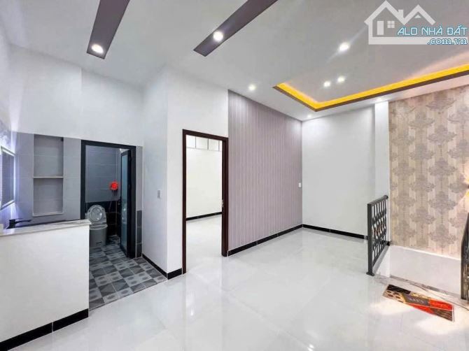 Duy nhất nhà Đoàn Văn Bơ, Quận 4 / 52m2 / 2 tỷ 380 triệu / sổ hồng riêng - 2