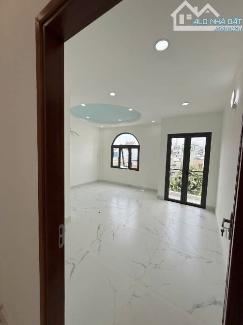 CÁCH AEON 1 KM , NHÀ MỚI 3 TẦNG HẺM ÔTÔ , 6.1 TỶ - 2
