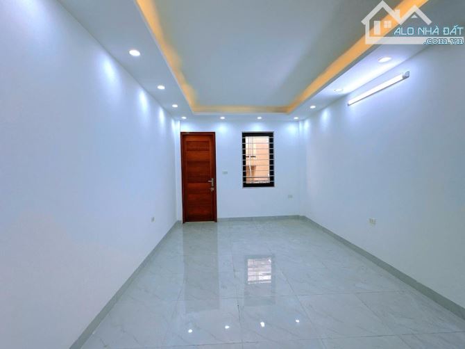 Nhà Vip! Bán Nhà Xây Mới Xuân Thuỷ Cầu Giấy DT 35m2 7 Tầng Thang Máy Full Nội Thất Cao Cấp - 2