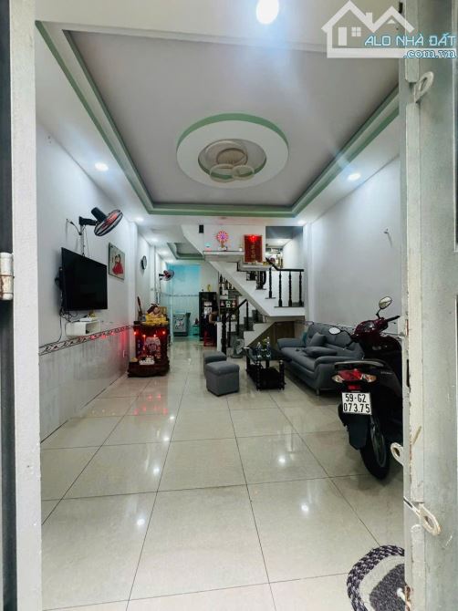 Bán nhà Hẻm xe hơi Phan Huy Ích, P14, GV, 4 x 12m, 2 tầng, giá: 4.95 tỷ TL - 2