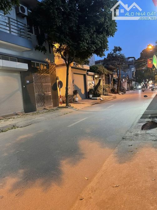 Mặt tiền kinh doanh,đường số khu cư xá ngân hàng Quận 7,ngang 4.2m dài 16m,chủ gấp bán,6t - 2