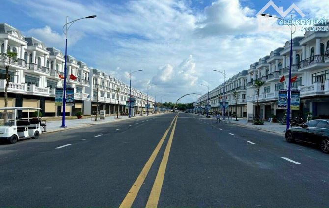 CHÍNH CHỦ BÁN NHANH CĂN SHOPHOUSE 1 TRỆT 2 LẦU TRONG KCN BÀU BÀNG GIÁ 2TY250 - 2