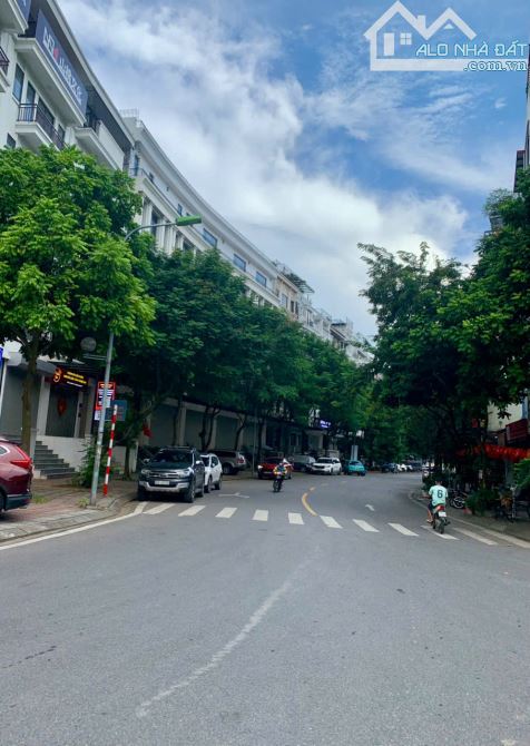 BÁN NHÀ KHU PHÂN LÔ VIỆT HƯNG LONG BIÊN DT RỘNG 100M2, MT 6M, VỈA VÈ, Ô TÔ TRÁNH, KINH DOA - 2