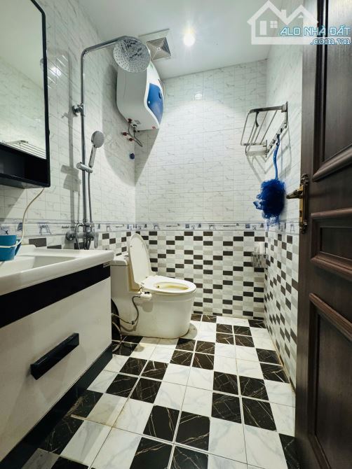 BÁN NHÀ ĐẸP GIANG BIÊN – LONG BIÊN, SỔ ĐỎ SẴN SÀNG, VỀ Ở NGAY, DT: 40m2, GIÁ: 12.5 TỶ CÓ R - 2