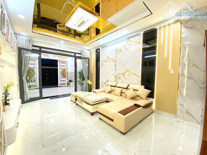 Bán nhà đẹp 3 tầng vào ở ngay.Huỳnh Tấn Phát,Quận 7.Giá 6.8 tỷ. - 2
