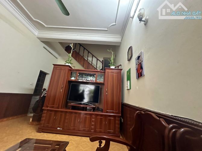 TÂY HỒ Ô TÔ VÀO CỔNG 68m RỘNG 4.3m NHÀ 3 TẦNG GIA 10 Ty5