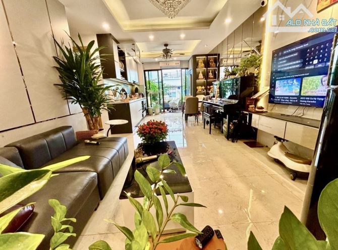 BÁN CĂN HỘ CAO CẤP - TÒA D - LÔ GÓC - CHUNG CƯ VIỆT ĐỨC COMPLEX LÊ VĂN LƯƠNG 93M2 - 8.2 TỶ - 2