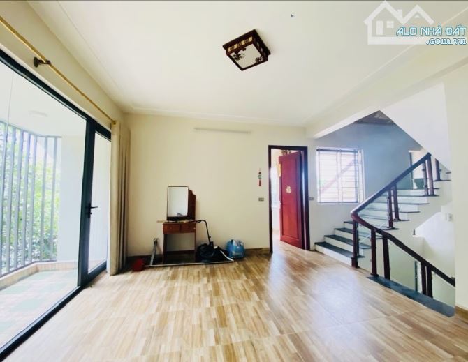 Biệt thự nhà vườn dt 230m , đường 15m có vỉa hè full thổ cư - 2