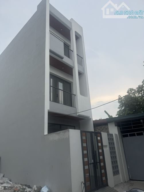 BÁN NHÀ 3 TẦNG MỚI KÍNH COONG 🎯BẮC HỒNG ĐÔNG ANH HN BẠN CHỈ CẦN XÁCH VALY VỀ Ở NGAY - 2