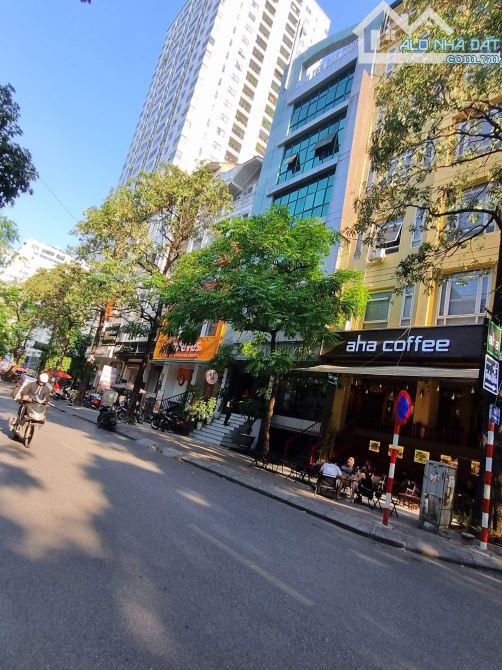 Siêu hiếm nhà mặt phố 3 mặt tiền lô góc Nguyễn Tuân, 313m2, 40mMT, cho thuê 240 tr/tháng - 2