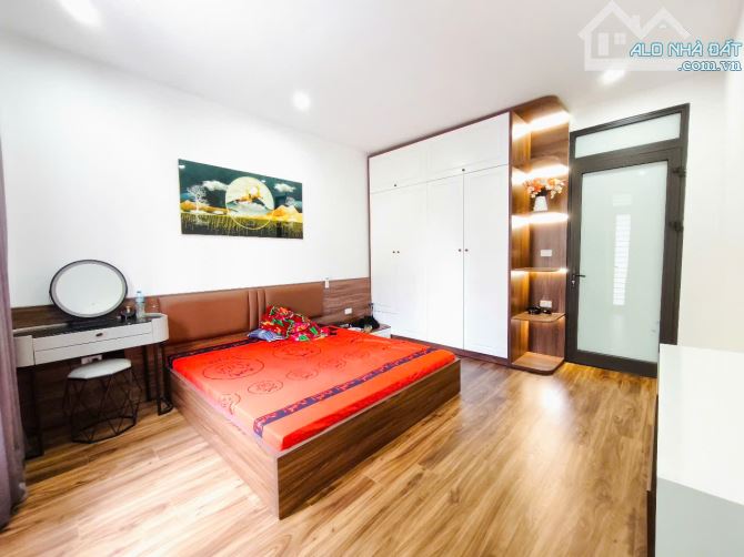 Khuất Duy Tiến-TT Thanh Xuân khu hiếm nhà bán-nội thất xịn-ô tô-DT 42m2-5T-giá 14 tỉ - 2
