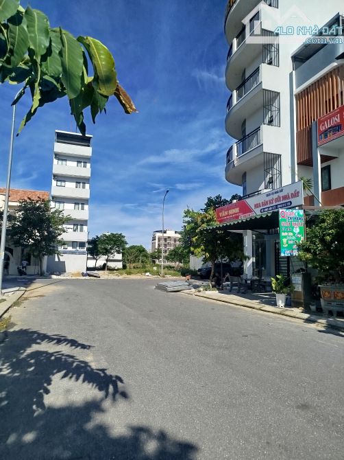 Bán nhà 6 tầng kiểu căn hộ FPT thu nhập ổn định.giá tốt - 2