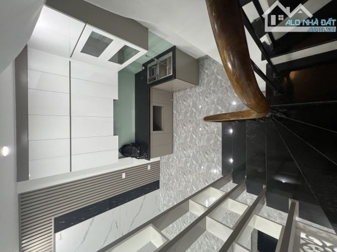 Bán nhà Trần Khát Chân 3 thoáng 10m ra ô tô - 35/40m x 5 tầng MT 4.2m giá 7 tỉ - 2