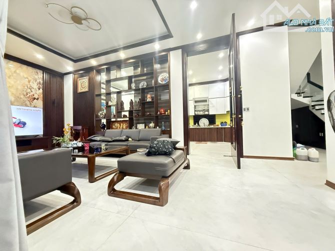Bán căn biệt thự 4 tầng, nhà dân cây ở nên vô cùng chắc chắn - 2