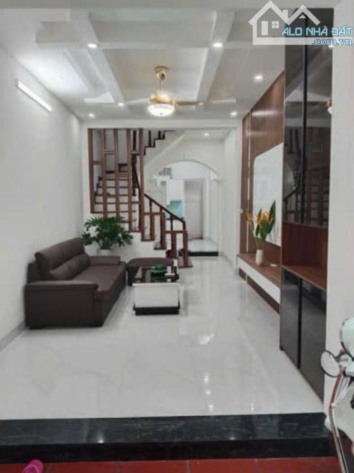 BÁN NHÀ LÔ GÓC QUAN HOA CẦU GIẤY 50m 12 TỶ 4 TẦNG MT3.5m OTO ĐỖ KINH DOANH - 2