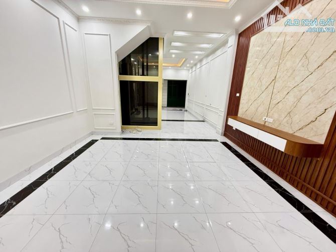 Lê Trọng Tấn, diện tích 57/65mT2.  5tầng . MT 4.9m.  20 tỷ Thanh Xuân - 2