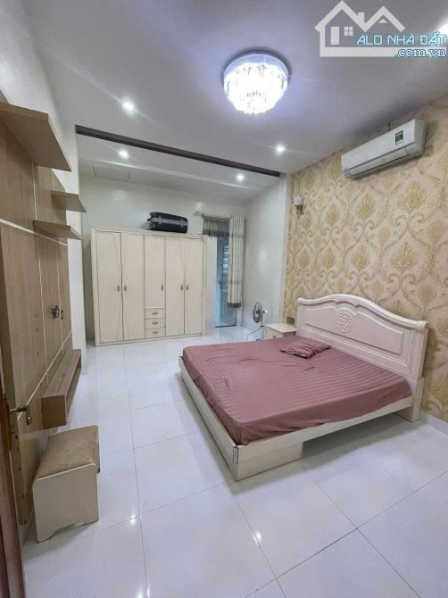 SIÊU HOT, NHÀ 2 TẦNG-VỊ TRÍ VIP –MẶT TIỀN NGUYỄN HOÀNG- TT TP ĐÀ NẴNG- GIÁ CHỈ NHỈNH 11 TỶ - 2