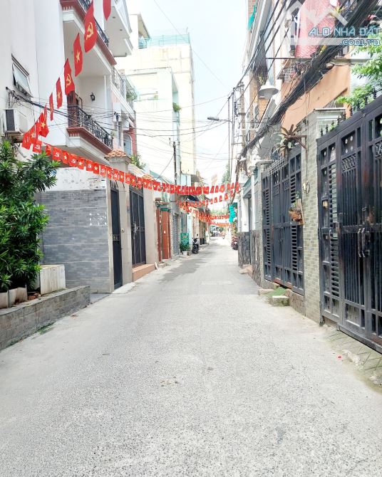 Chủ bán gấp nhà DT 45m, gần chợ Bà Chiểu, P 24, BT - 2