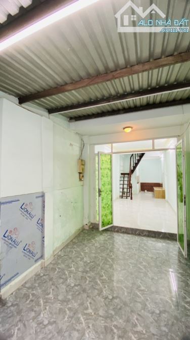 HẺM NHỰA XE TẢI NGUYỄN ĐÌNH CHIỂU -P.5-Q.3- DT:42.5M2- 7 TỶ 4 - 2