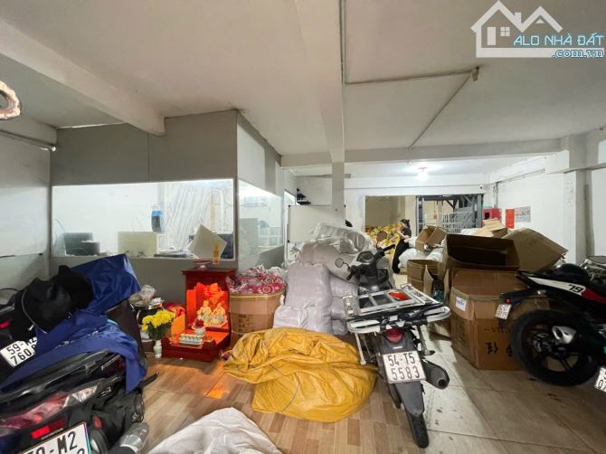 Mặt tiền Siêu Hiếm 413 Lê Văn Quới 180m2 ngang hiếm 8m 3 Tầng dòng tiền 40tr /th Nhỉnh 17 - 2