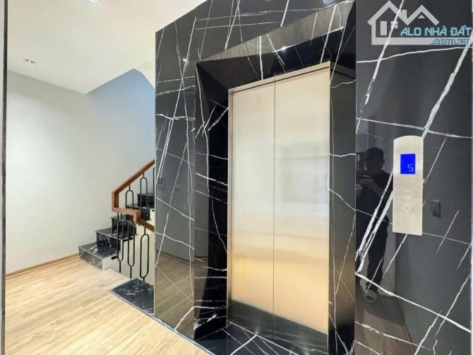 Học Viện Tài Chính – 61m, thang máy, dân xây – Cực hiếm trong tầm 11.2 tỷ - 2