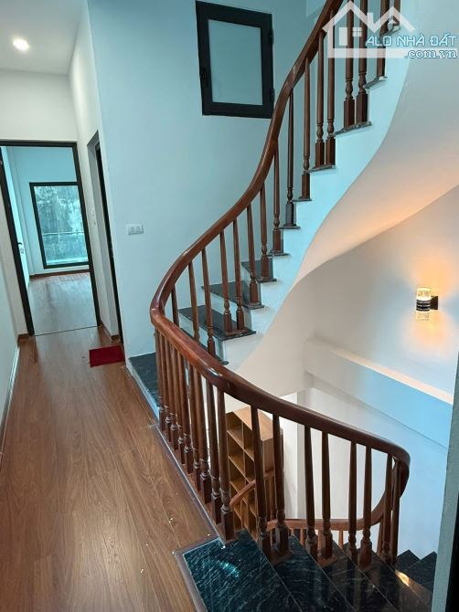 Bán gấp nhà riêng 43m , 5 Tầng, 4 ngủ + wc . Tứ Hiệp - Thanh trì - Hà Nội .giá 8.7 tỷ - 2
