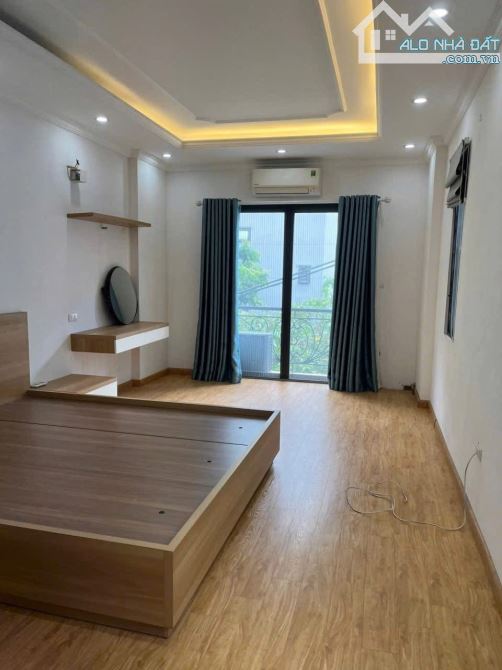 13 TRIỆU 🏡 CHO THUÊ NHÀ NGUYÊN CĂN PHỐ HỒNG TIẾN – BỒ ĐỀ 🚗 Ô TÔ NGỦ TRONG NHÀ – 3PN - 2