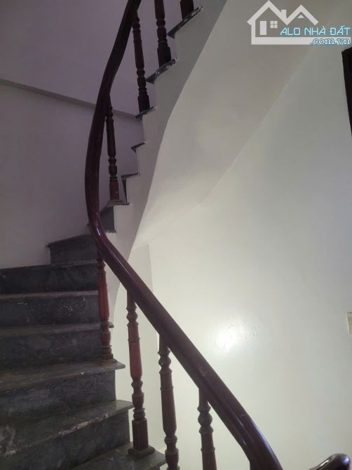 Cho thuê nhà nguyên căn ngõ 92 Yên Duyên, 40m2 x 4 tầng, 4 ngủ, 3 wc, 11 triệu/tháng - 2