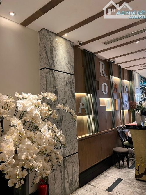 Khách sạn 4 sao mặt phố Hàng Trống 230m2, 11 tầng, MT 8m, 220 tỷ - Doanh thu 45 tỷ/năm