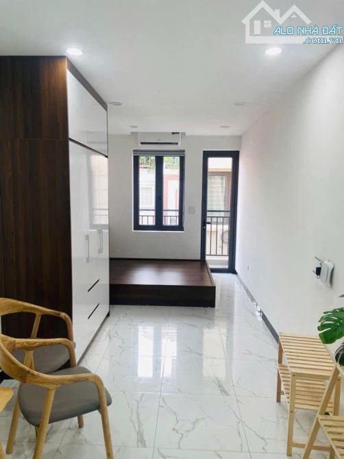 ĐỘI CẤN - Toà CCMN 105m2, 8 tầng thang máy, MT 5,8m - 2phút ra Hồ Tây,Lăng Bác - Dòng tiền - 3