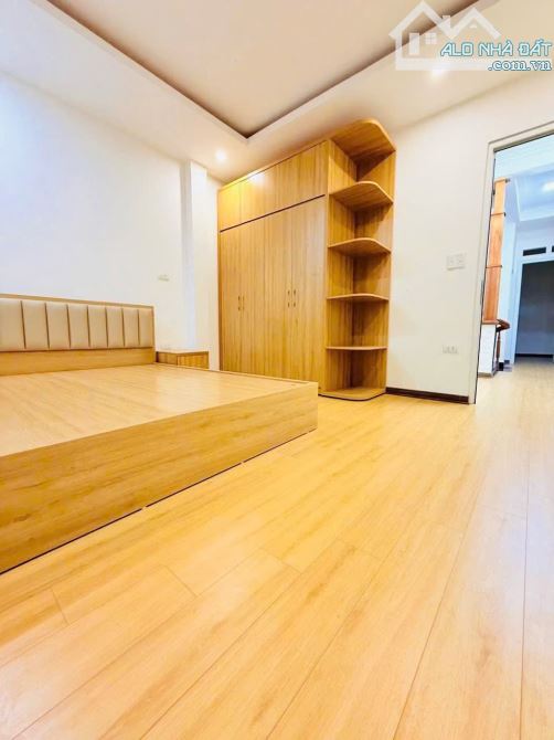CHO THUÊ NHÀ NGUYÊN CĂN NGỌC THUỴ – 49m², 4 TẦNG, 5 NGỦ, GARA Ô TÔ MORNING – GIÁ 11 TRIỆU - 3