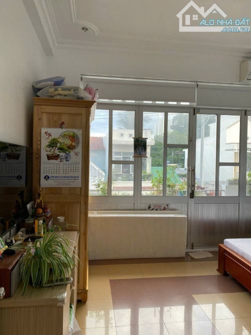 Bán căn nhà 4 tầng đường Nguyễn Bỉnh Khiêm phường Nha Tranv - 3