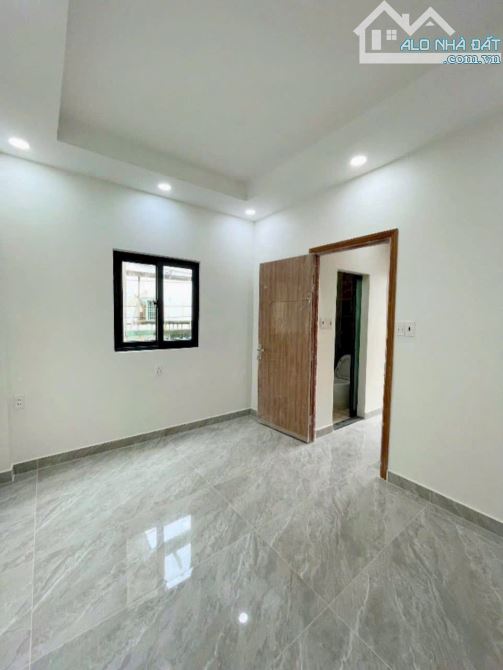Cho thuê nhà đẹp , 3 tầng , Ngang 4 dài 10 , Trước nhà 5m , Đoàn Văn Bơ , Q4. - 3