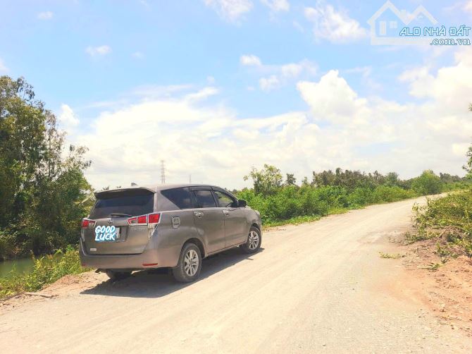 Siêu phẩm, Chỉ 759tr sở hữu 1164m2 đất vườn View Kênh - 3