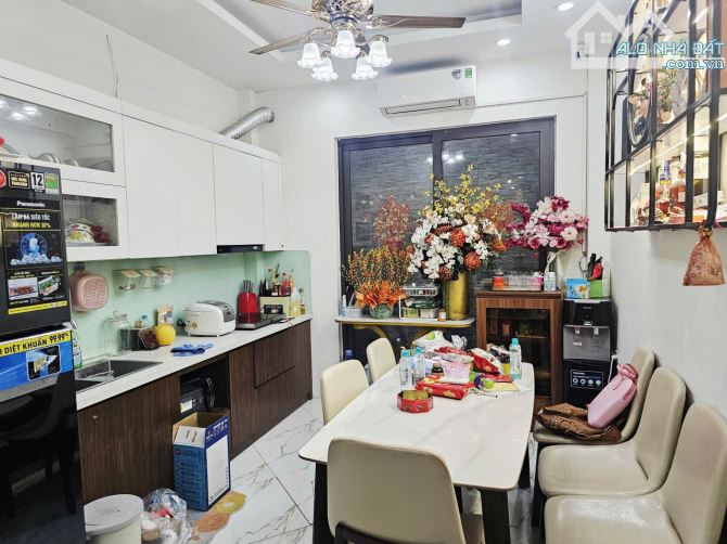 Bán nhà đ.Minh Khai, 45m2, nhà 5 tầng, 6 ngủ, gần Times city - 3