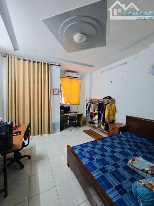 NGAY CHỢ TÂN TRỤ - CĂN GÓC 2 MẶT - 4 TẦNG KIÊN CỐ - DT 4M x 20M - HẺM XE TẢI THÔNG - 3