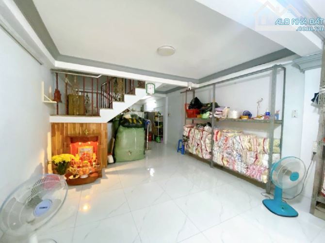 ĐƯỜNG 10M CÓ VỈA HÈ LẠC  LONG QUÂN-P.10-Q.11- DT: 3.8*13,5M- 11 TỶ 5 - 3