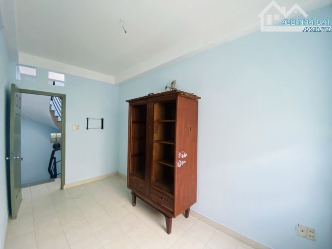 Bán nhà nhỏ xinh Lý Chính Thắng Q.3, 5 tầng, sổ vuông A4, nhỉnh 4 tỷ - 3
