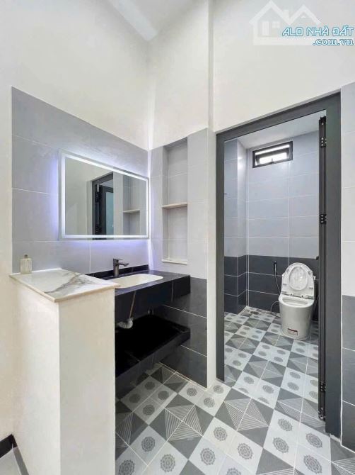 Duy nhất nhà Đoàn Văn Bơ, Quận 4 / 52m2 / 2 tỷ 380 triệu / sổ hồng riêng - 3