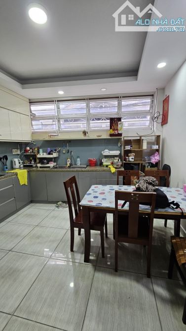 Chủ gấp bán nhà định cư Bạch Vân Q5, 5 Tầng thích hợp KD Giá 10.9 tỷ - 3