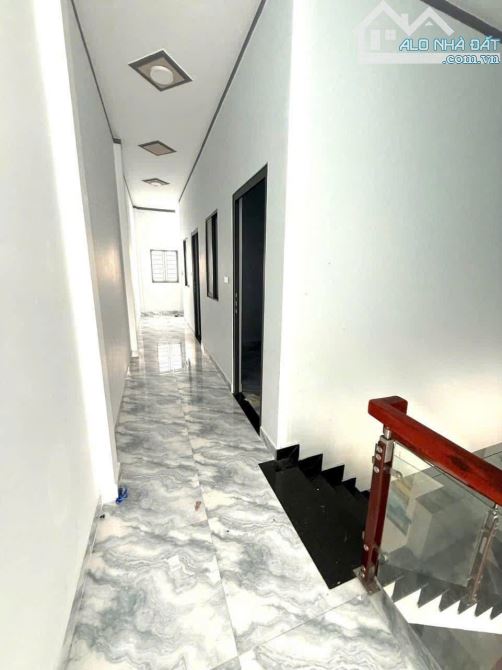 Bán nhà 1 Trệt 1 lầu 120m2 thổ cư đường ô tô (X.Thạnh Phú) chỉ 2,150 tỉ - 3
