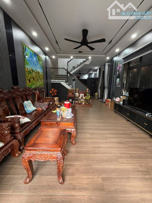 Bán biệt thự mini 1 trệt 1 lầu ngang hơn 8m siêu đẹp Khu dân cư phường Tân Phong - 3