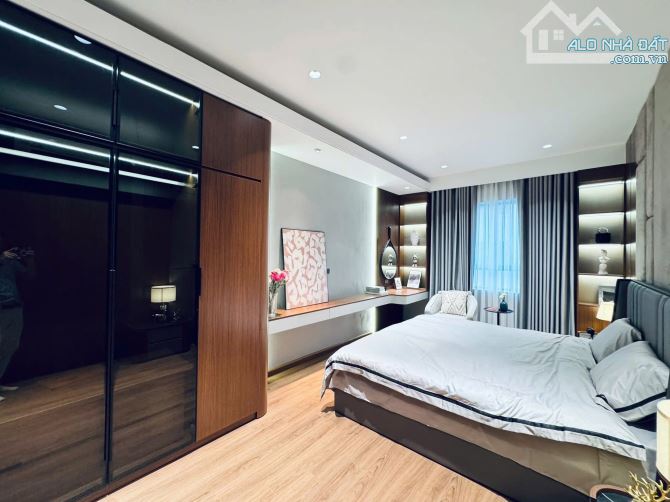Chung Cư 17T6 Khu Đô Thị Trung Hoà Nhân Chính -Thanh Xuân  Dt: 120 m2, 10 tỷ8 - 3
