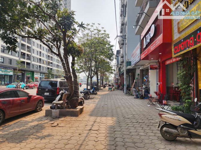BÁN NHÀ KHU PHÂN LÔ VIỆT HƯNG LONG BIÊN DT RỘNG 100M2, MT 6M, VỈA VÈ, Ô TÔ TRÁNH, KINH DOA - 3