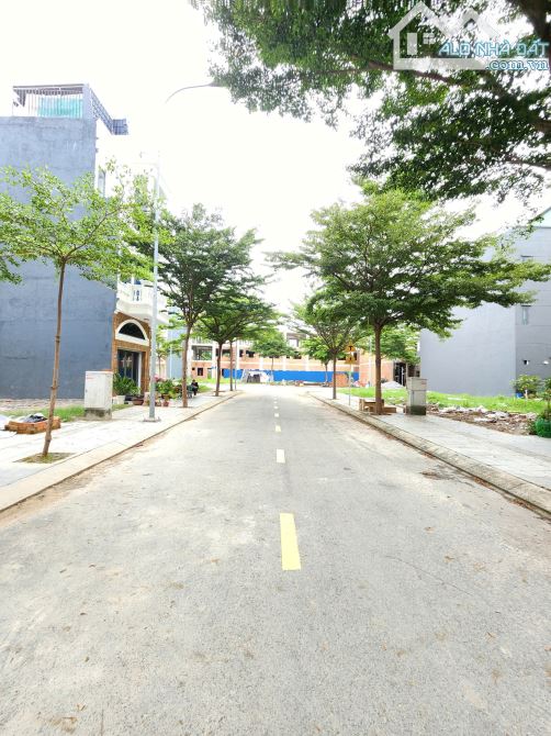 Bán nhà mới 1T2L 4x15m, đường N5 KDC Icon Central p.Tân Đông Hiệp, full nội thất - 3