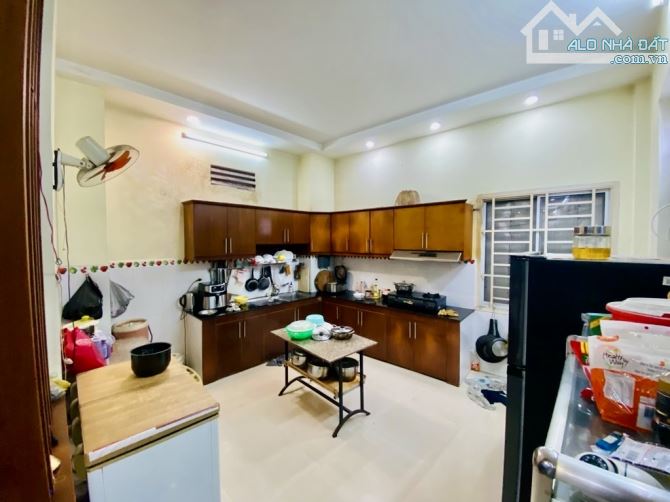 🌹NHÀ 3 TẦNG MẶT TIỀN ĐƯỜNG TRẦN THỊ ĐIỆU - PHƯỜNG PHƯỚC LONG B - 100m2 - GIÁ 10,xT 🧄🌹. - 3