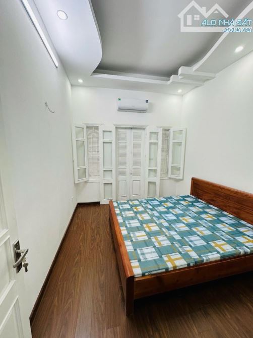 BÁN NHÀ LÔ GÓC QUAN HOA CẦU GIẤY 50m 12 TỶ 4 TẦNG MT3.5m OTO ĐỖ KINH DOANH - 3