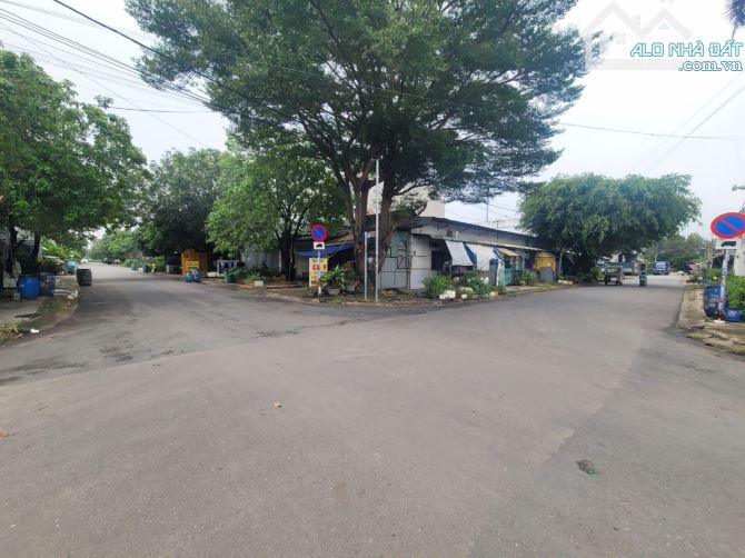 Bán nhà cấp 4 và 10 phòng trọ góc 2MT Đông An p.Tân Đông Hiệp Tp.Dĩ An chỉ  9ty TL M7405 - 3